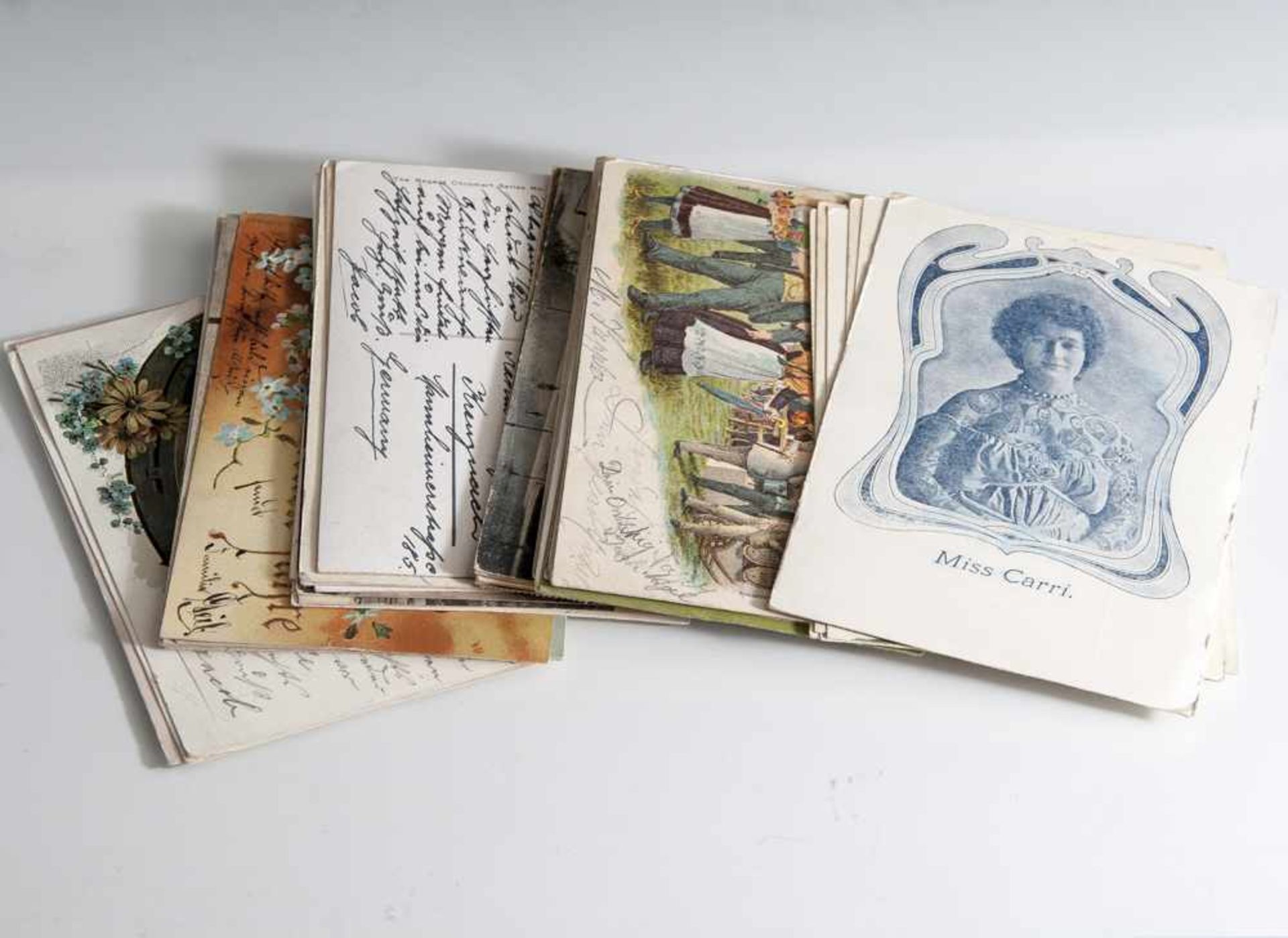 Konvolut von 50 verschiedenen alten Post- bzw. Ansichtskarten, Anfang 20. Jahrhundert.