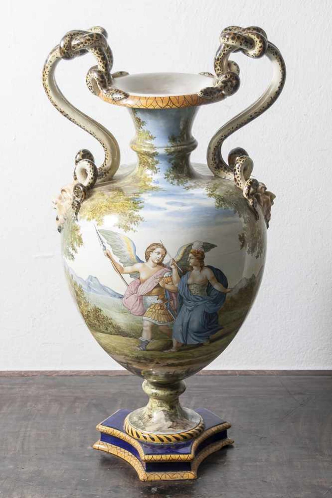 Schlangenhenkelvase, Fayence, Doccia Ginori, wohl Nr. "29 - 1746", blaue Unterbodenmarke u.