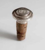 Art Déco-Flaschenverschluss mit Korken, 20er Jahre, Verschluss Silber 835, gepunzt Halbmond, Krone