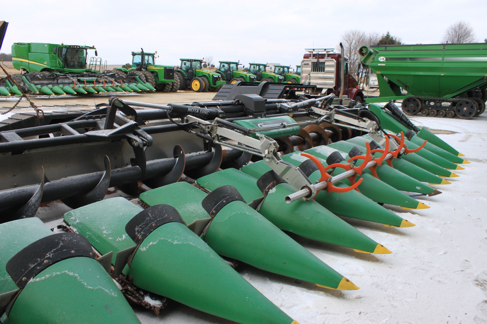 Geringhoff Folding Corn Head (2013) - 1101202401230F - geringhoff 12 row 30" folding corn head, roto - Image 5 of 5