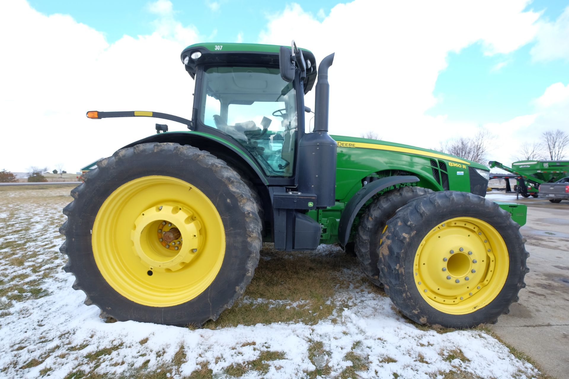 John Deere Tractor 8360 (2012) - 1RW8360RPCD057229 - 2,525 hours, 360 hp,mwfd, ivt transmission with - Image 6 of 14