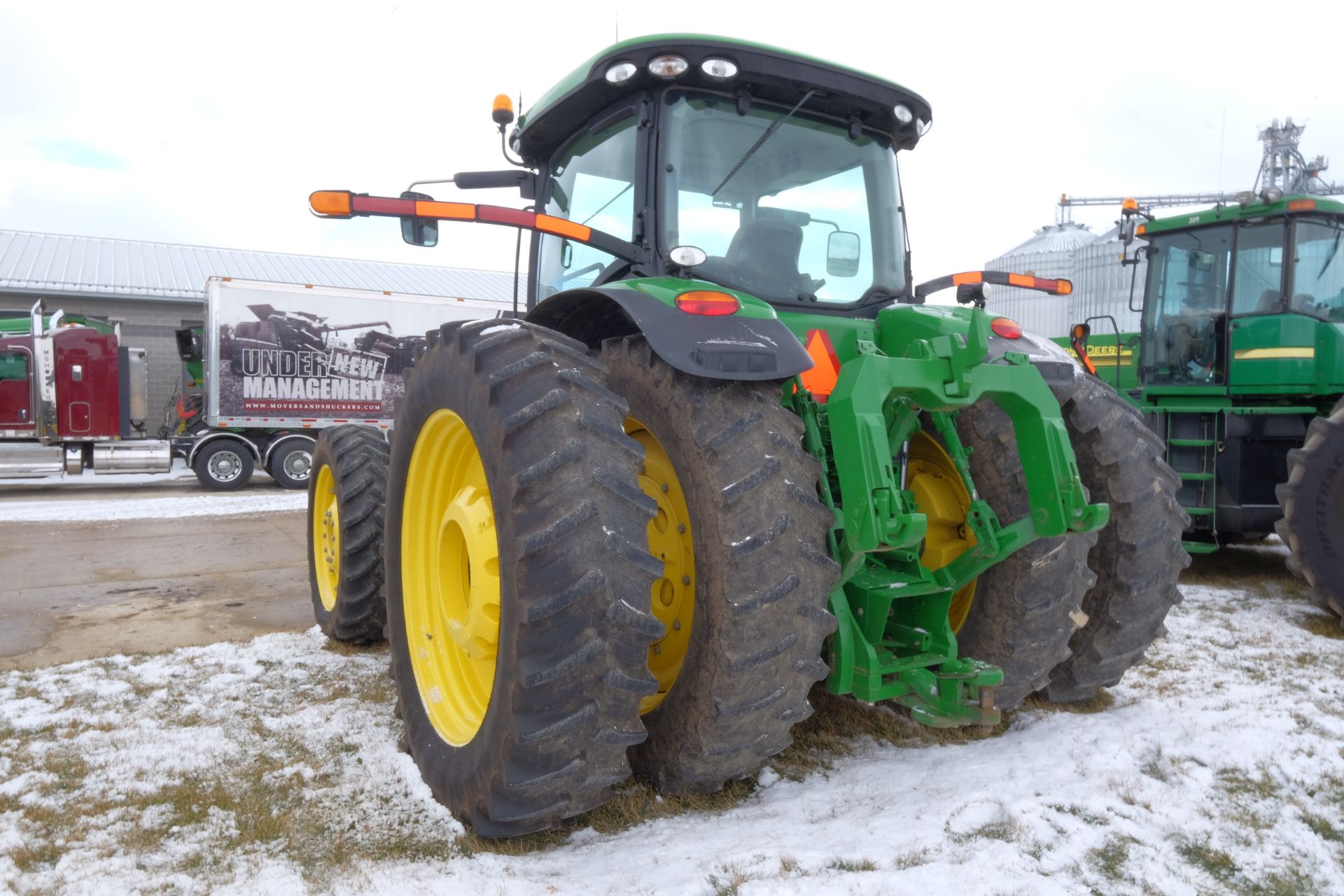 John Deere Tractor 8360 (2011) - 1RW8360RLBD048022 - 2,397 hours, 360 hp, mwfd ,ivt transmission - Image 3 of 8