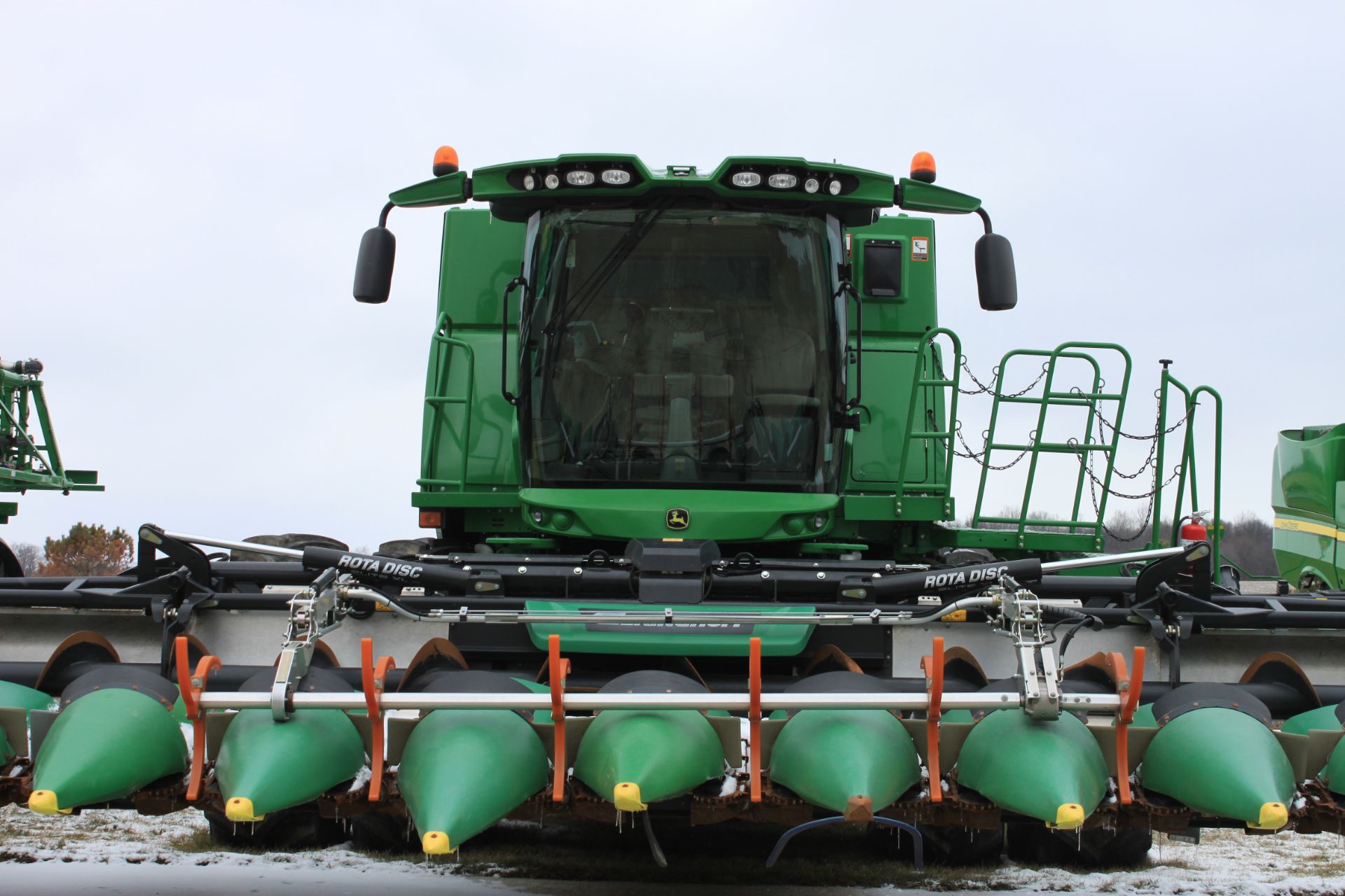 John Deere Combine S680 (2014) - 1H0S680SCD0765285 - 1,086 engine hours, 667 seperator hours, 4WD, - Image 8 of 11