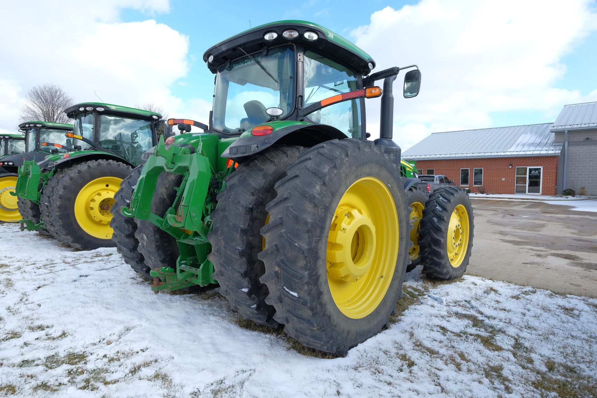 John Deere Tractor 8360 (2011) -1RW8360RCBD047523- 2,596 hours, 360 hp, mwfd ,ivt transmission - Image 6 of 14