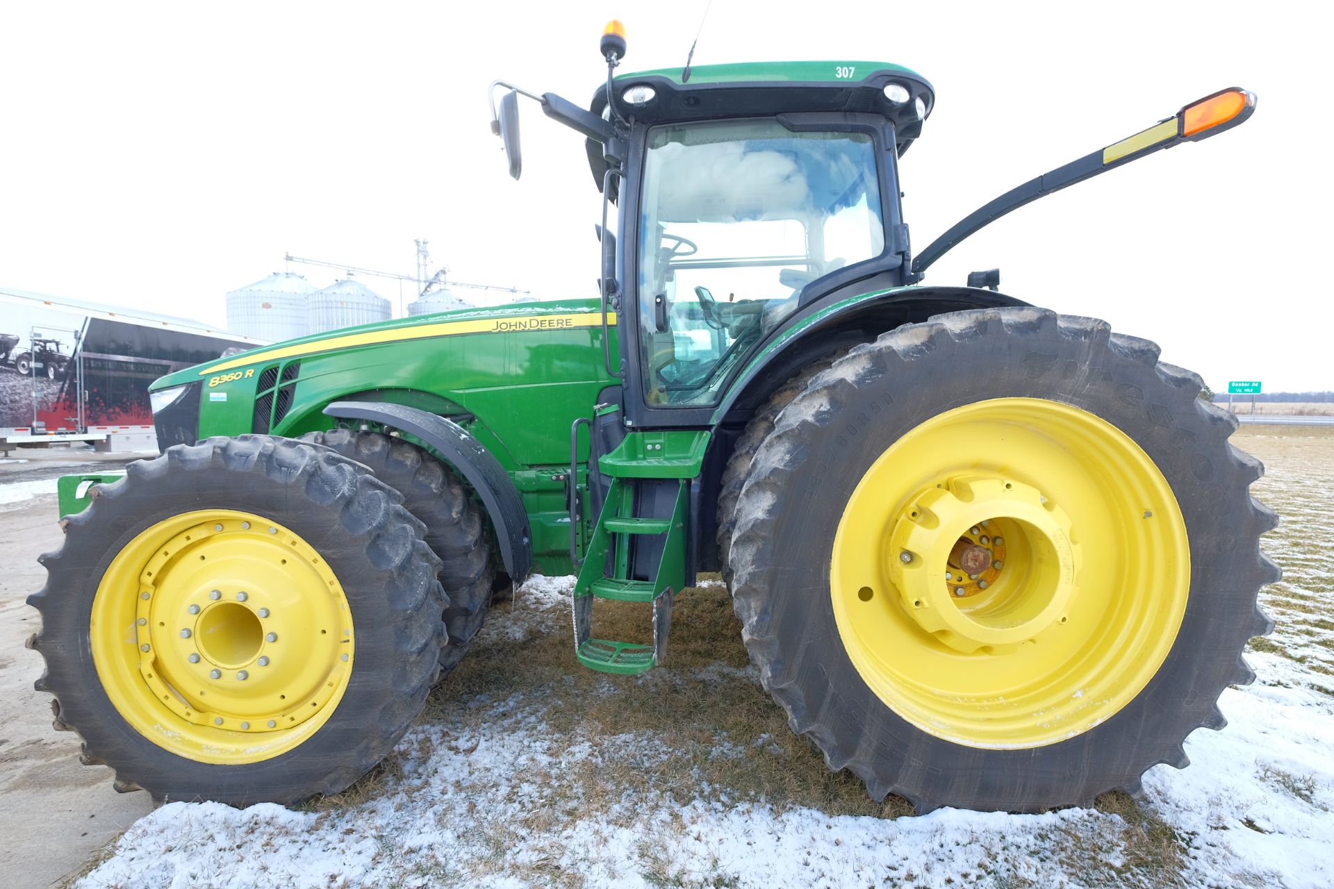 John Deere Tractor 8360 (2012) - 1RW8360RPCD057229 - 2,525 hours, 360 hp,mwfd, ivt transmission with - Image 2 of 14