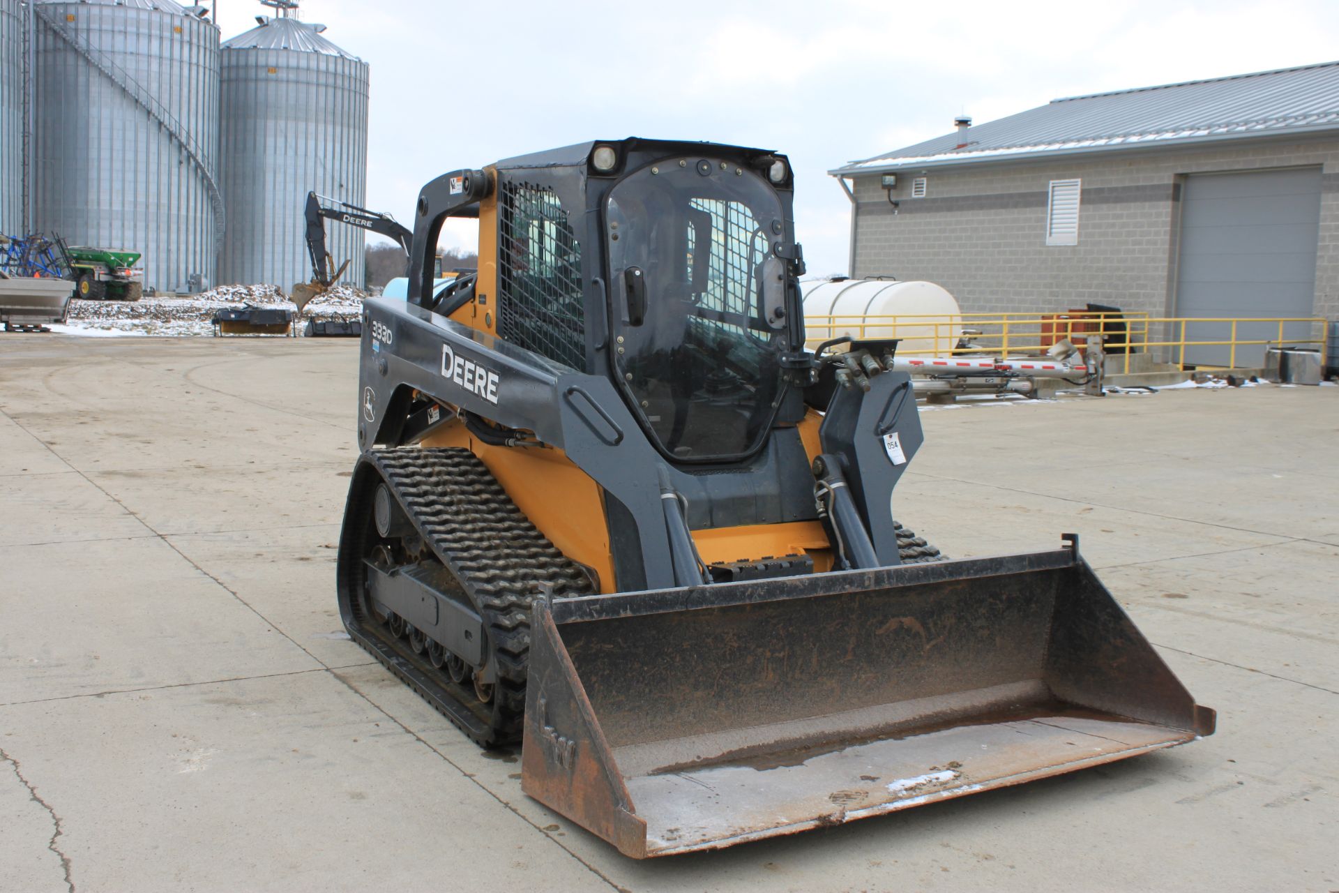 John Deere Skid Steer 333D (2011) - 1TO333DMTCD222999 - 2829.4 hrs,18" tracks at 80 %, 2 speed,