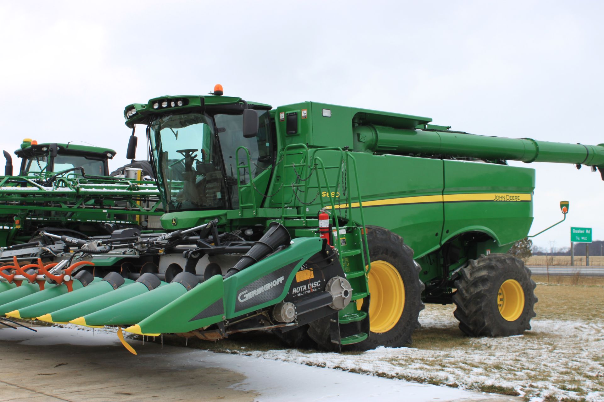 John Deere Combine S680 (2014) - 1H0S680SCD0765285 - 1,086 engine hours, 667 seperator hours, 4WD,