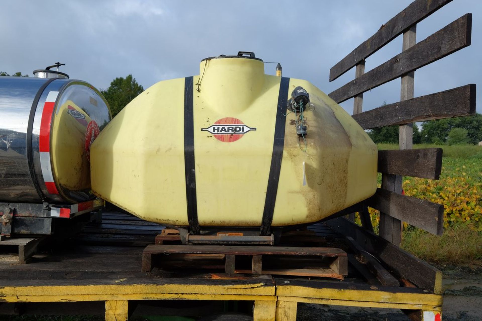 Hardi Front Mount Tank