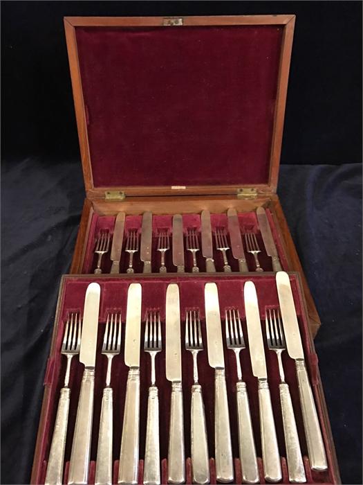 A 24 piece Hallmarked Georgian Silver canteen of cutlery in Mahogany Box - Image 3 of 6