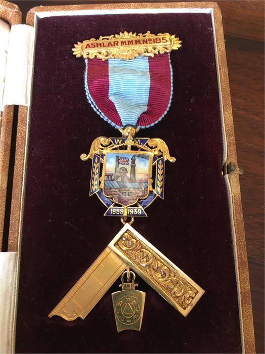 A Masonic Medal in 9ct gold and enamel Wor.Bro Tudor C Jones Ashlar Lodge No 186 (1938 - 1939) in