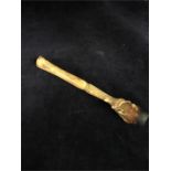 A worked Antique ivory cheroot holder