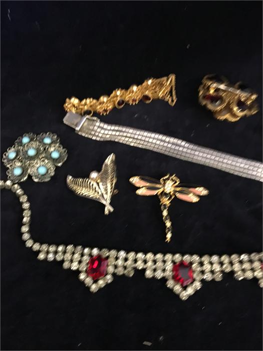 A selection of costume jewellery - Image 2 of 3