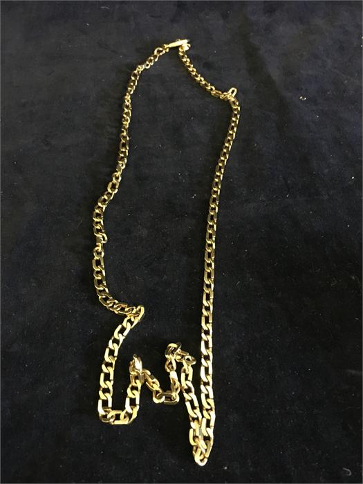 A 9ct gold chain (44g)