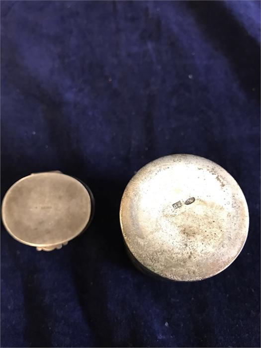 A silver pot and a silver pill box (80g) - Image 3 of 5