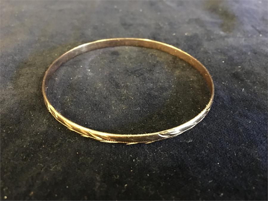 9ct gold bangle (9.5g)