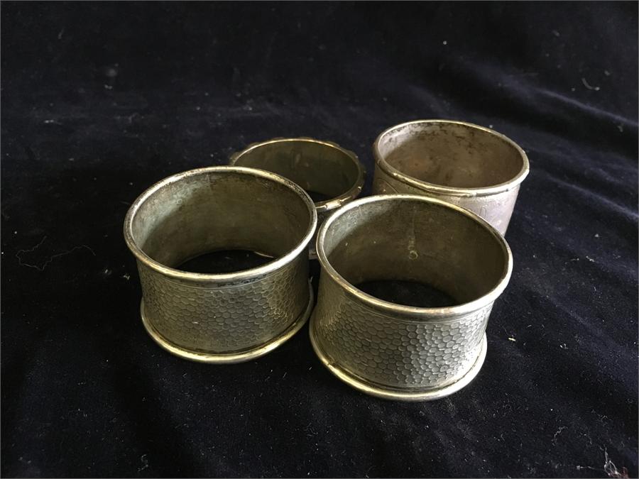 A selection of silver napkin rings (88.6g)