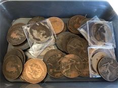 Plastic box of old penny coins, 1918 and 1919 KN and H Mints. Also quantity of 1912H pennies and