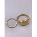Two 18ct gold rings (9g)