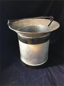 Small bucket with a bevelled lip