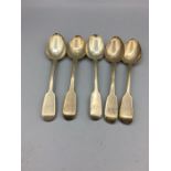 Fiver silver teaspoons London 1823, makers mark WC (121g)