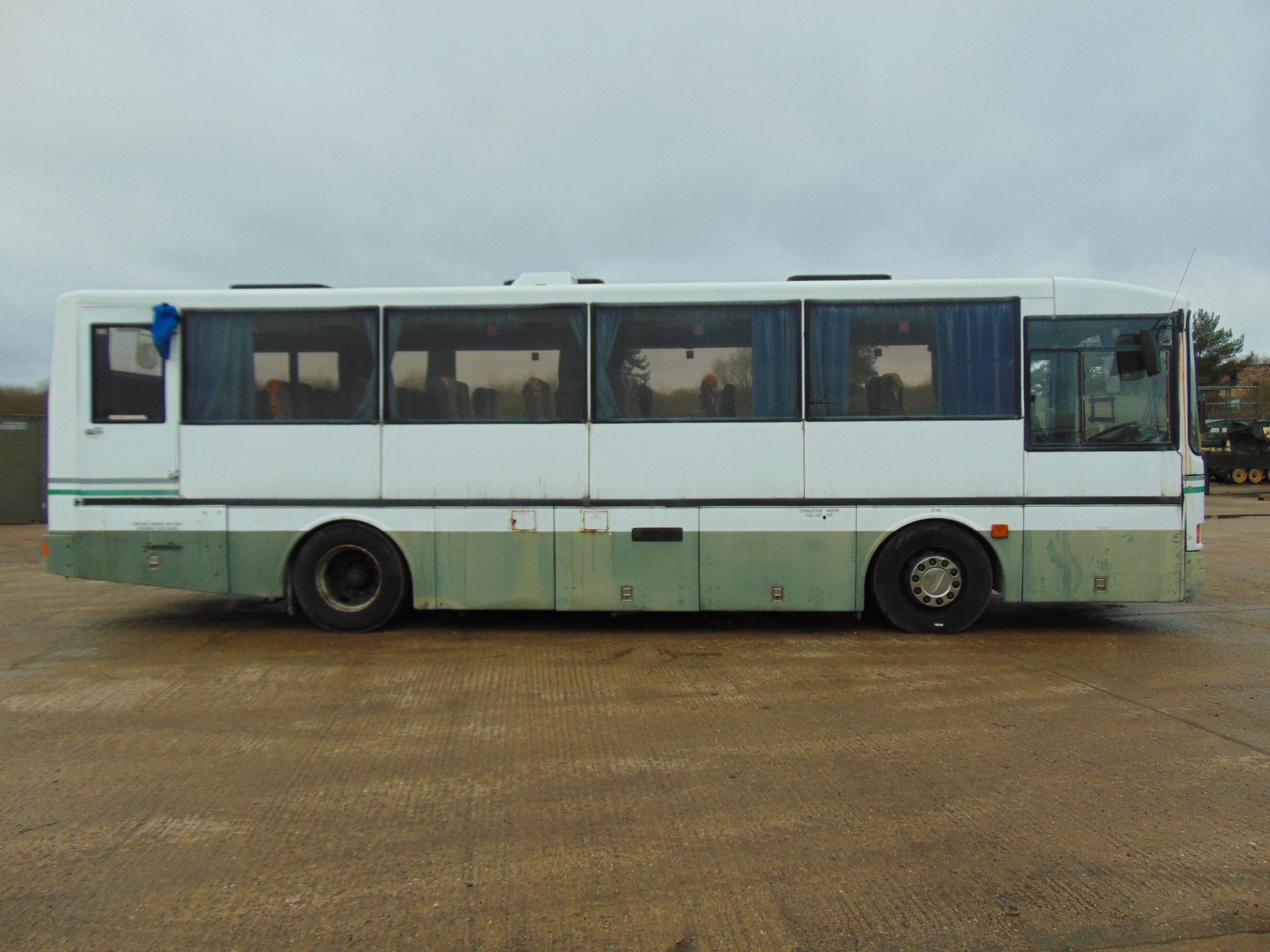 Dennis Javelin Vanguard III 40 Seat Coach - Image 5 of 15