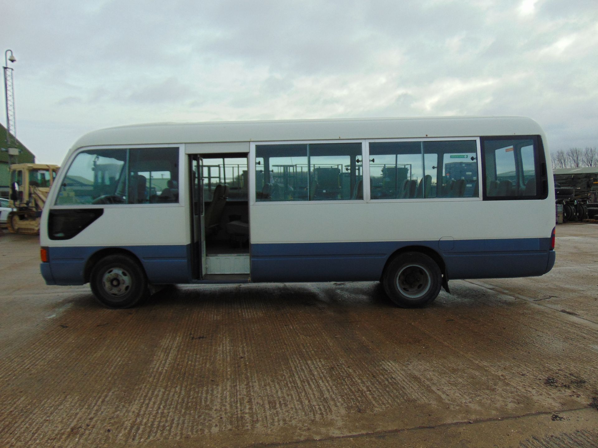 Toyota Coaster 21 seat Bus/Coach - Image 10 of 15