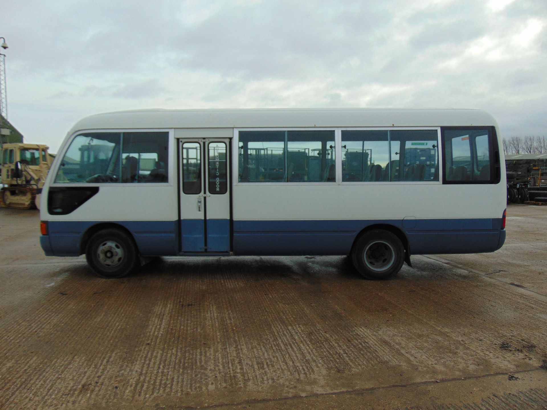 Toyota Coaster 21 seat Bus/Coach - Image 4 of 15