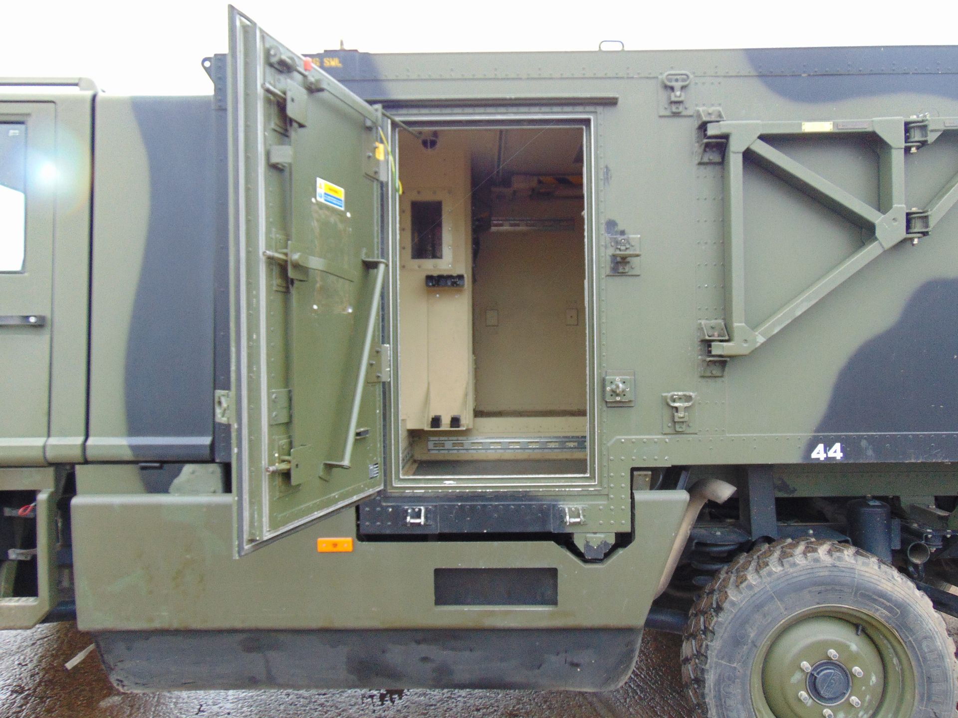 Ex Reserve Left Hand Drive Mowag Bucher Duro II 6x6 High-Mobility Tactical Vehicle - Image 9 of 17