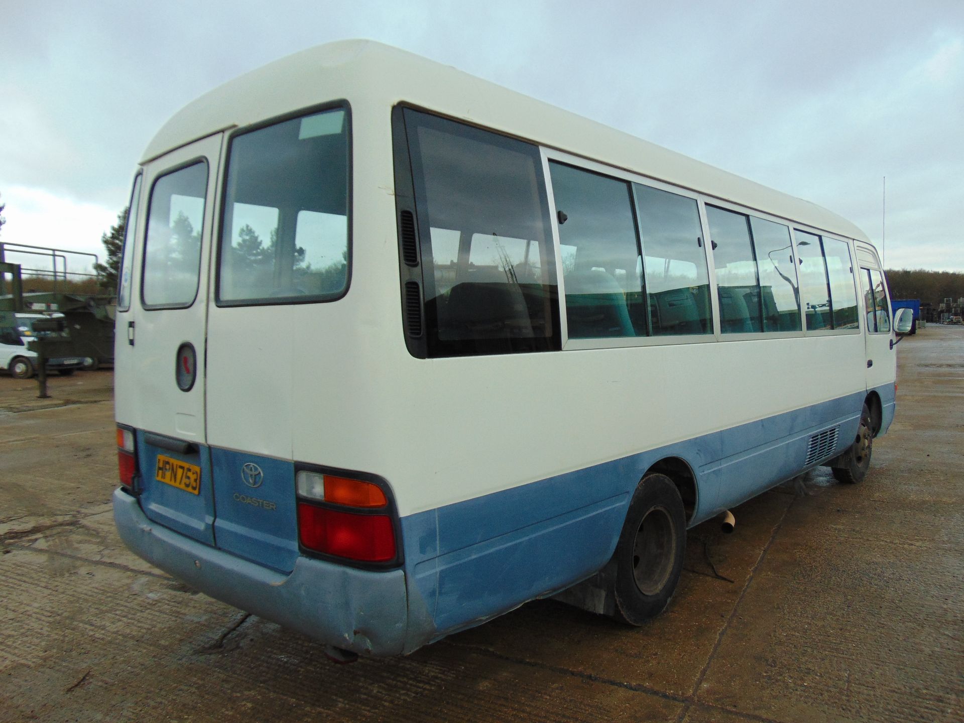 Toyota Coaster 21 seat Bus/Coach - Image 6 of 15