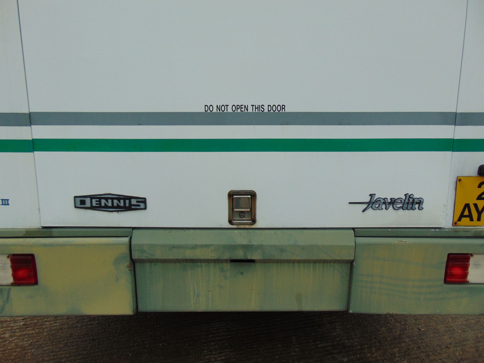 Dennis Javelin Vanguard III 40 Seat Coach - Image 9 of 15