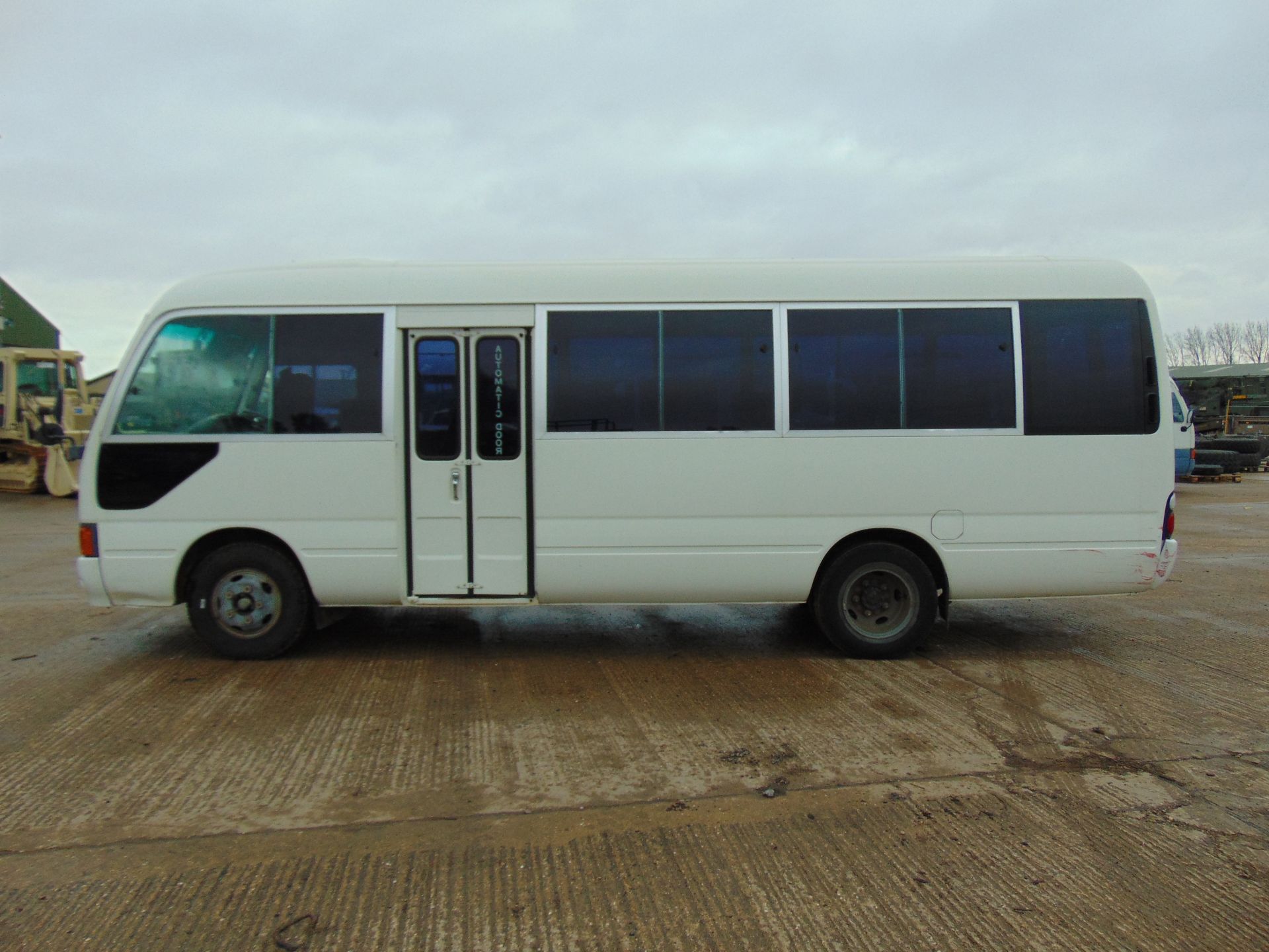 Toyota Coaster 21 seat Bus/Coach - Image 4 of 15