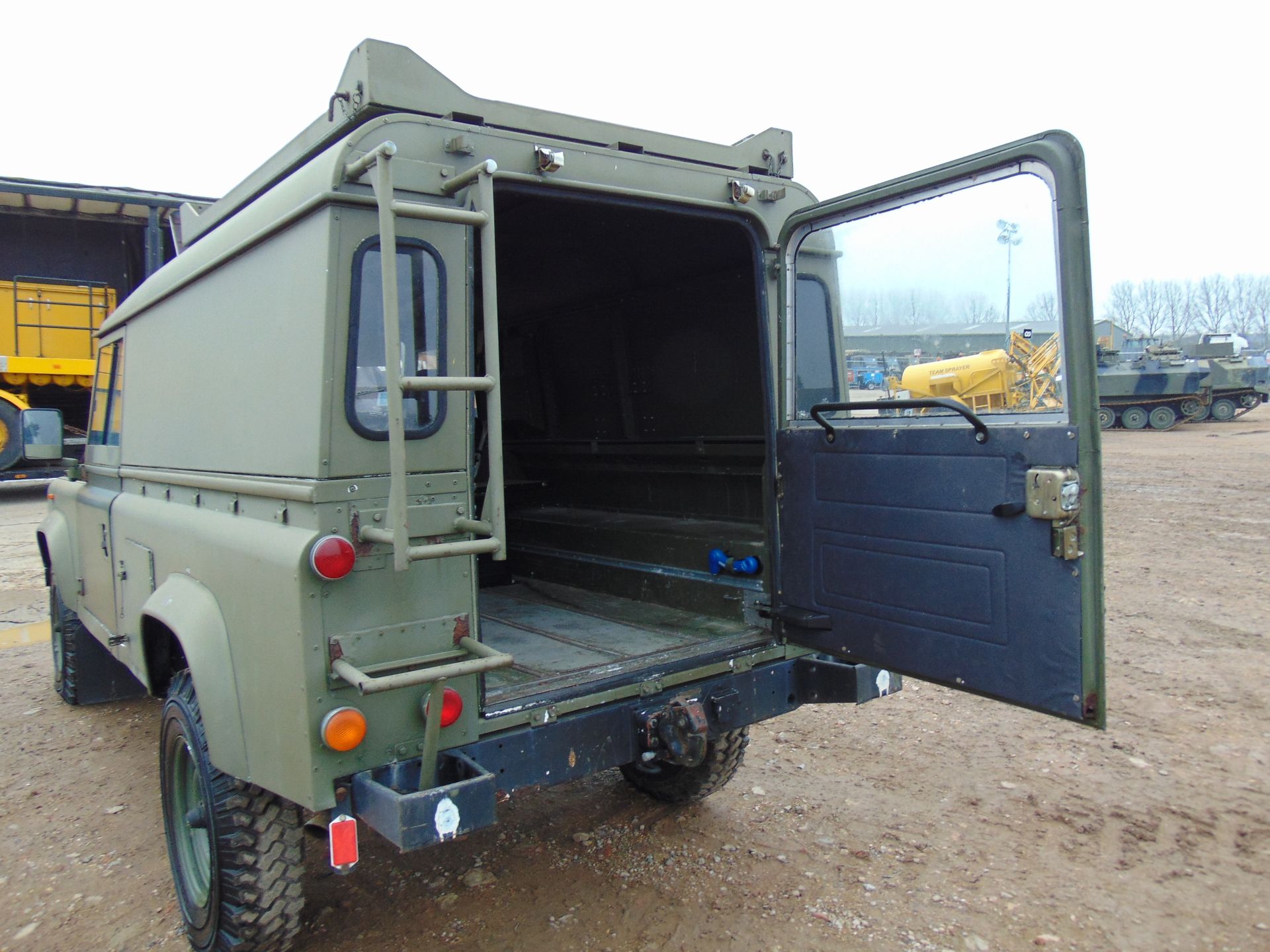 Ultra Rare Helisupport Land Rover 110 Hard Top - Image 13 of 23