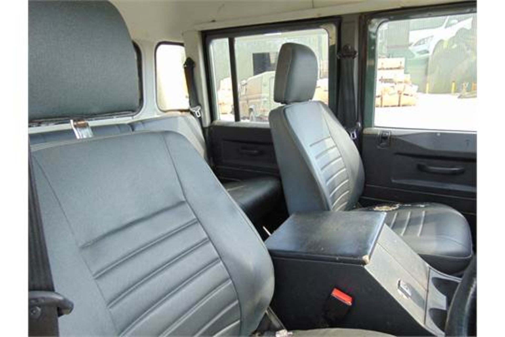 Land Rover Defender 130 TD5 Double Cab Pick Up - Image 12 of 17