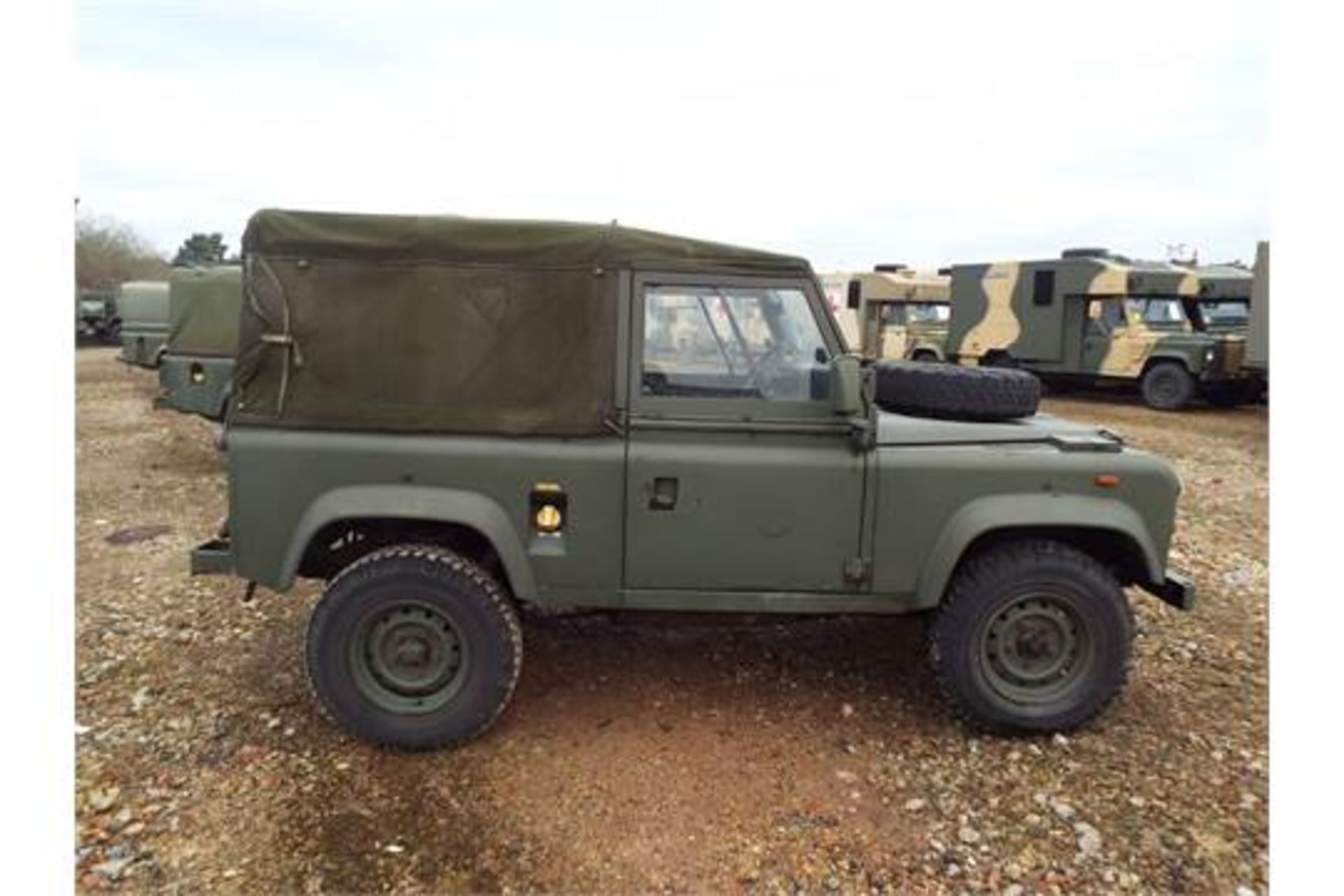 Land Rover Defender 90 Soft Top - Bild 5 aus 22