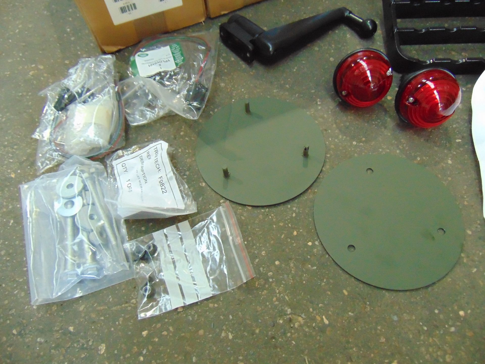 5 x Land Rover 90/110 Hard Top Modification Kits - Image 4 of 4