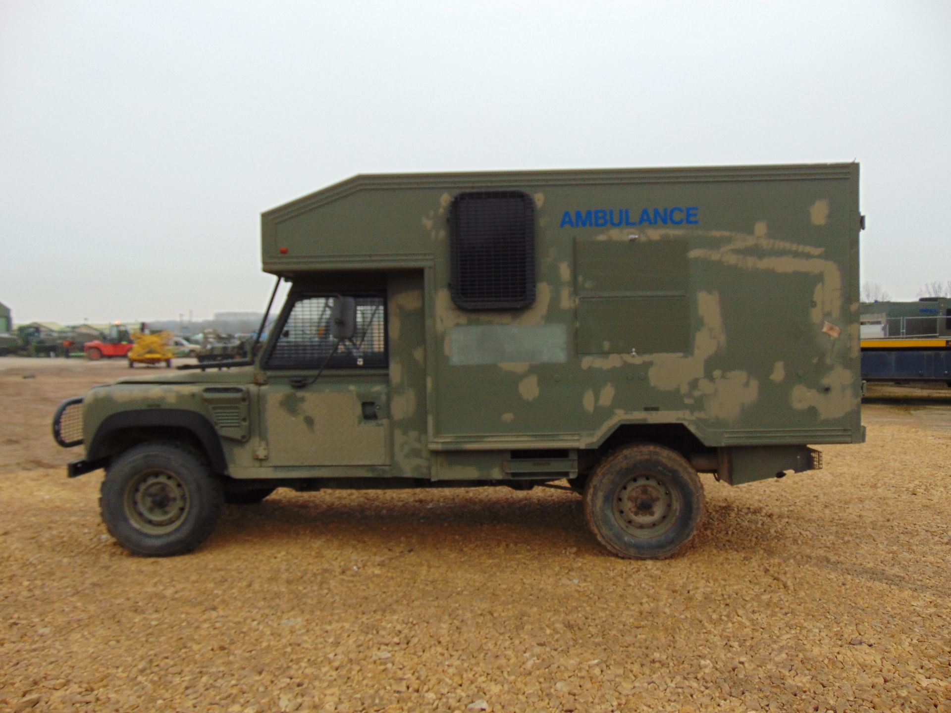 Military Specification Land Rover Wolf 130 ambulance - Image 4 of 17