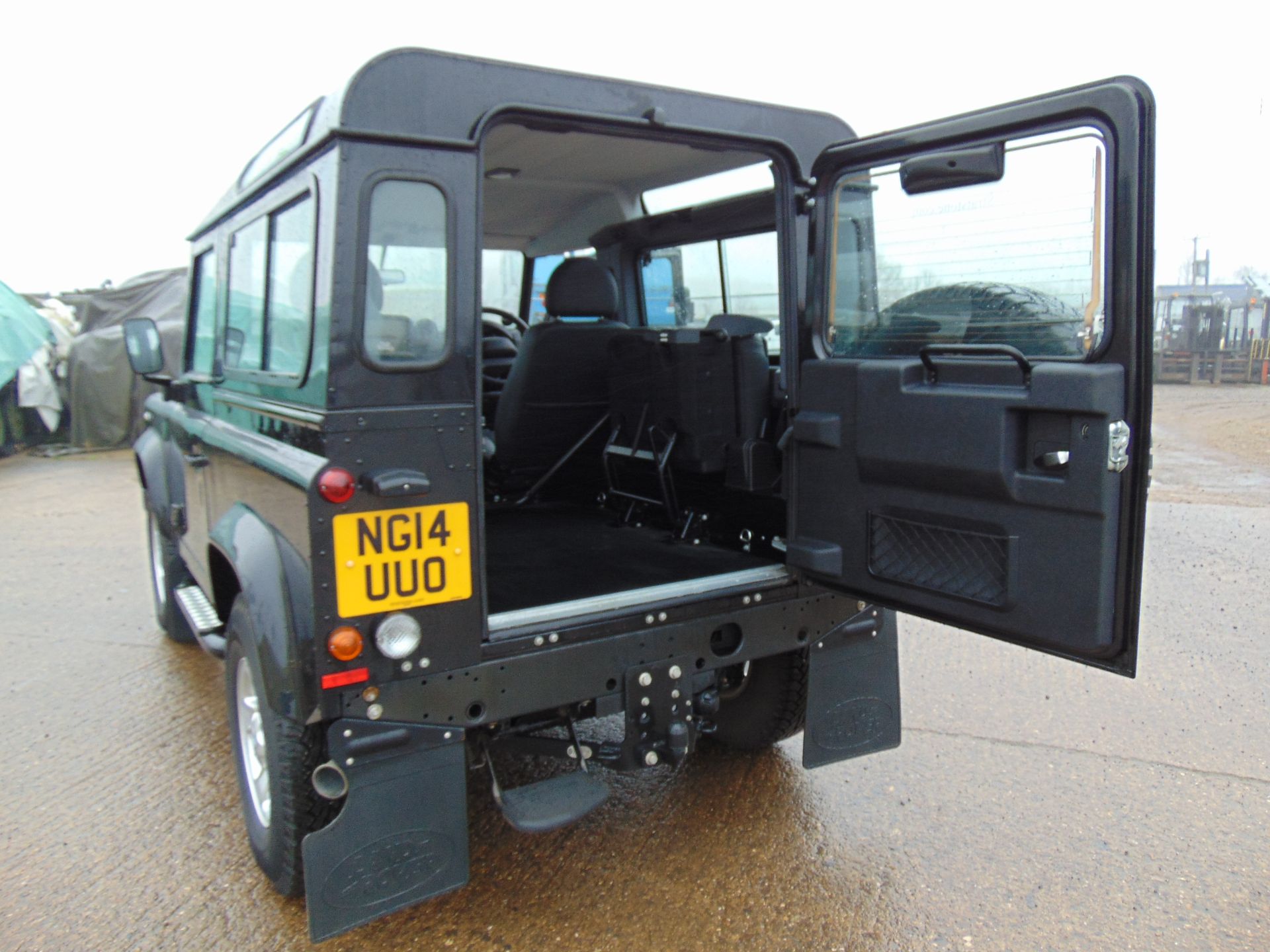 2014 Land Rover DEFENDER 90 2.2d XS - Image 14 of 21