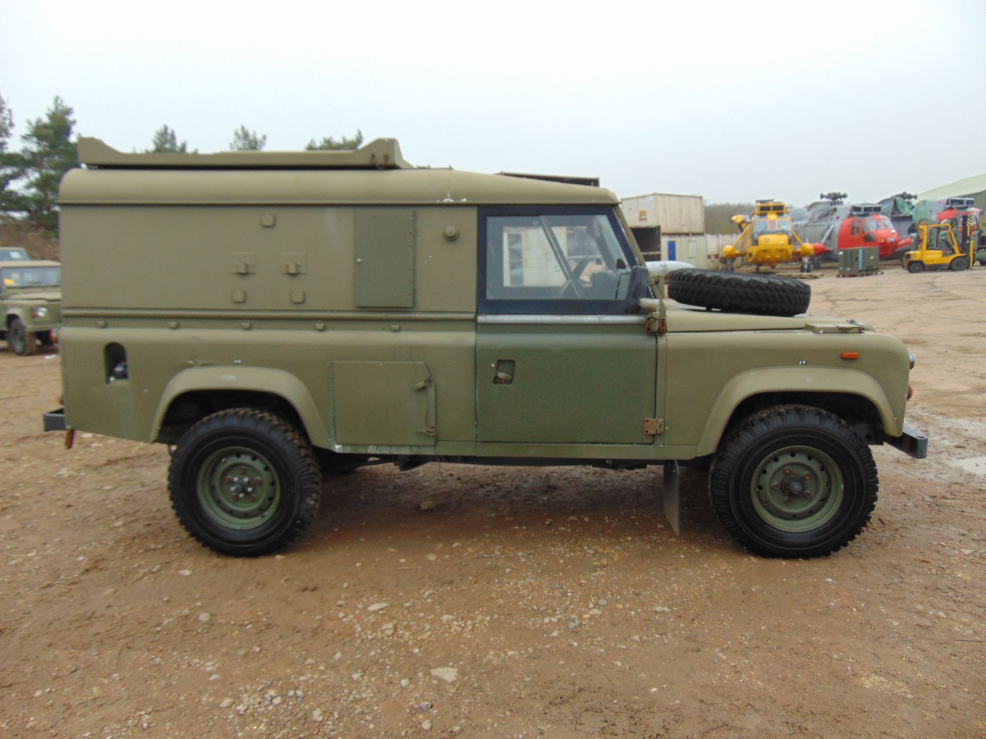 Ultra Rare Helisupport Land Rover 110 Hard Top - Bild 5 aus 23