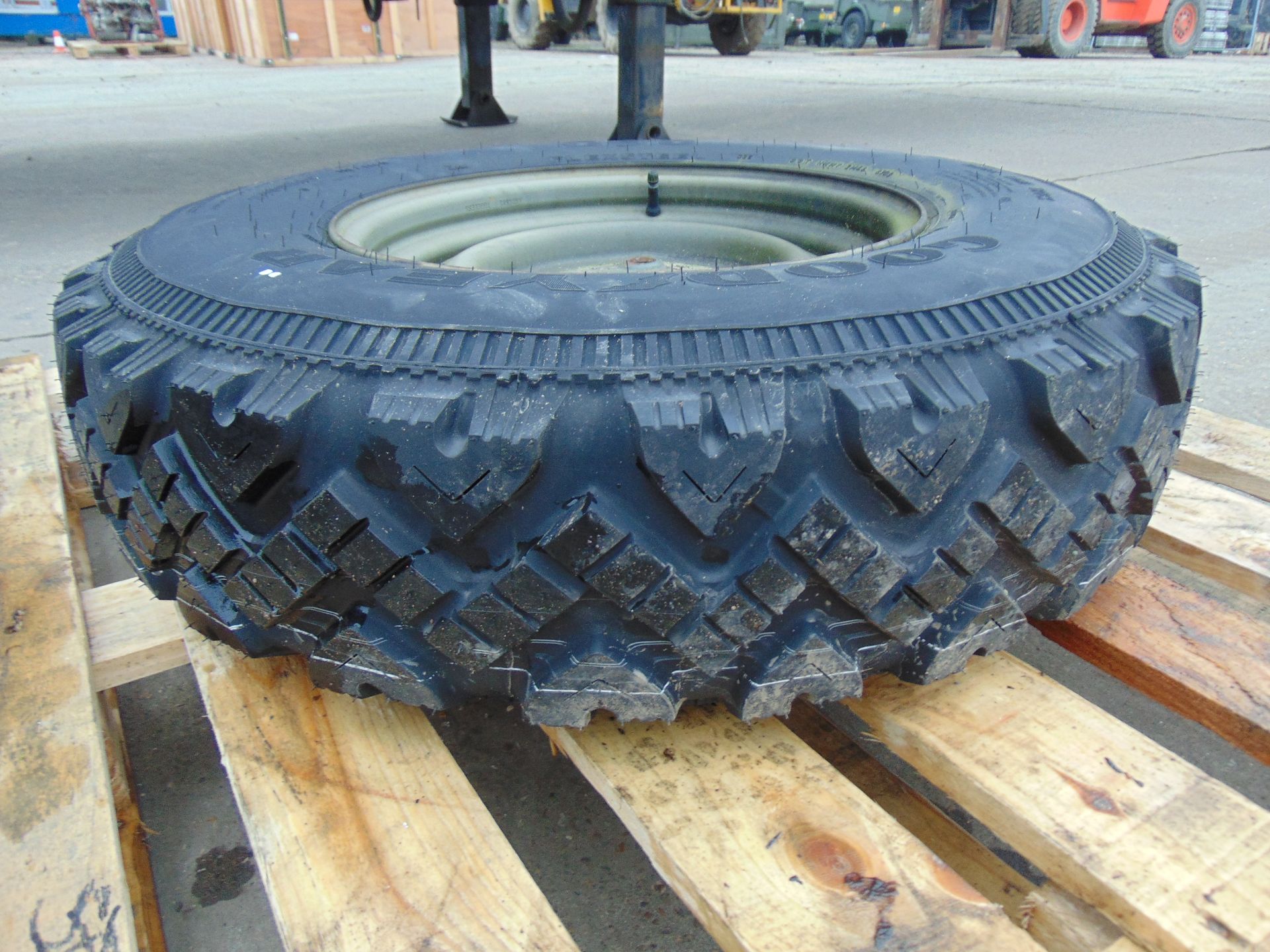 1 x Goodyear G90 7.50R 16C Tyre complete with Wolf Rim - Image 5 of 6