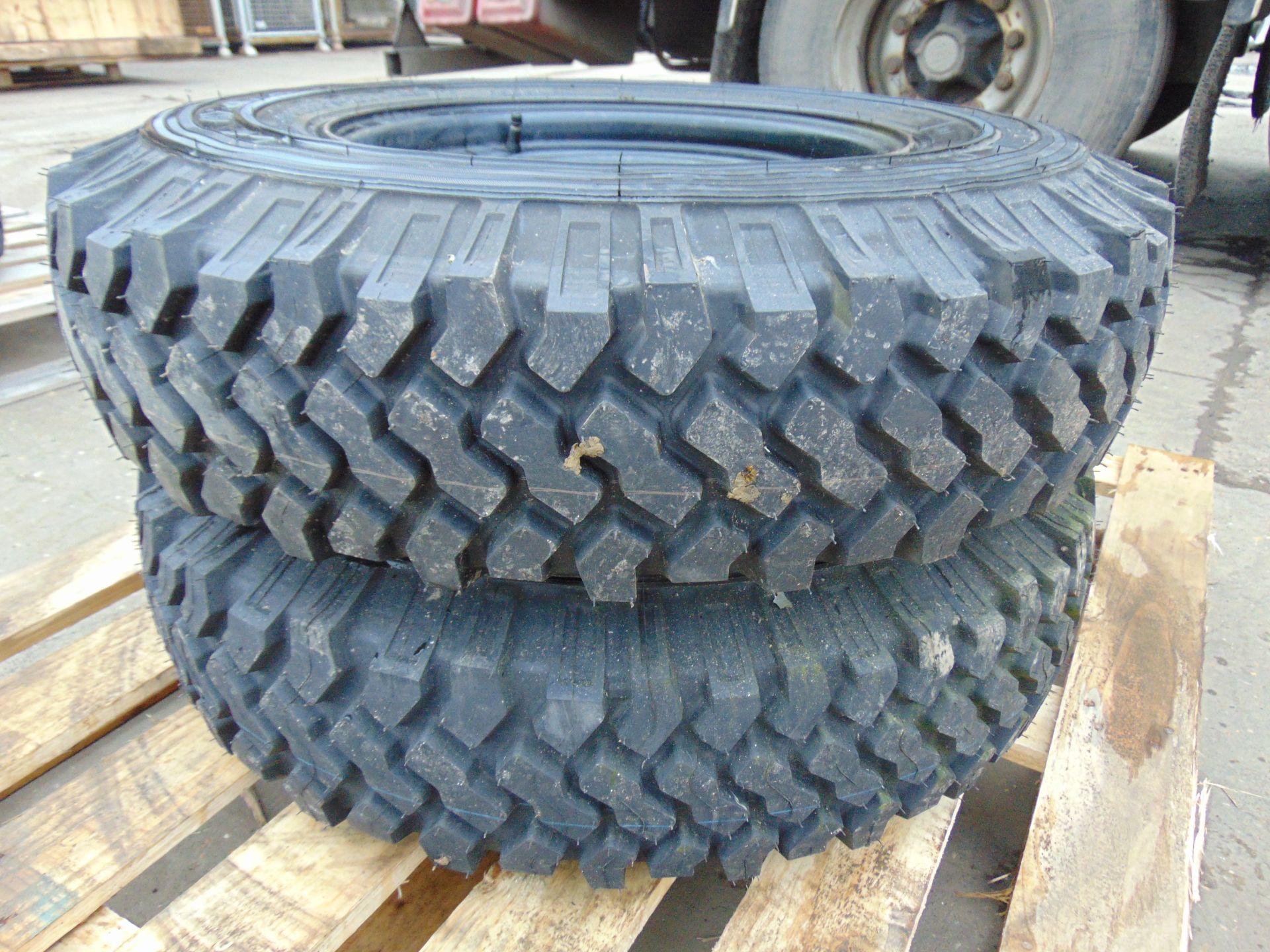 2 x Michelin XZL 7.50 R16 Tyres complete with Wolf Rims - Image 5 of 6