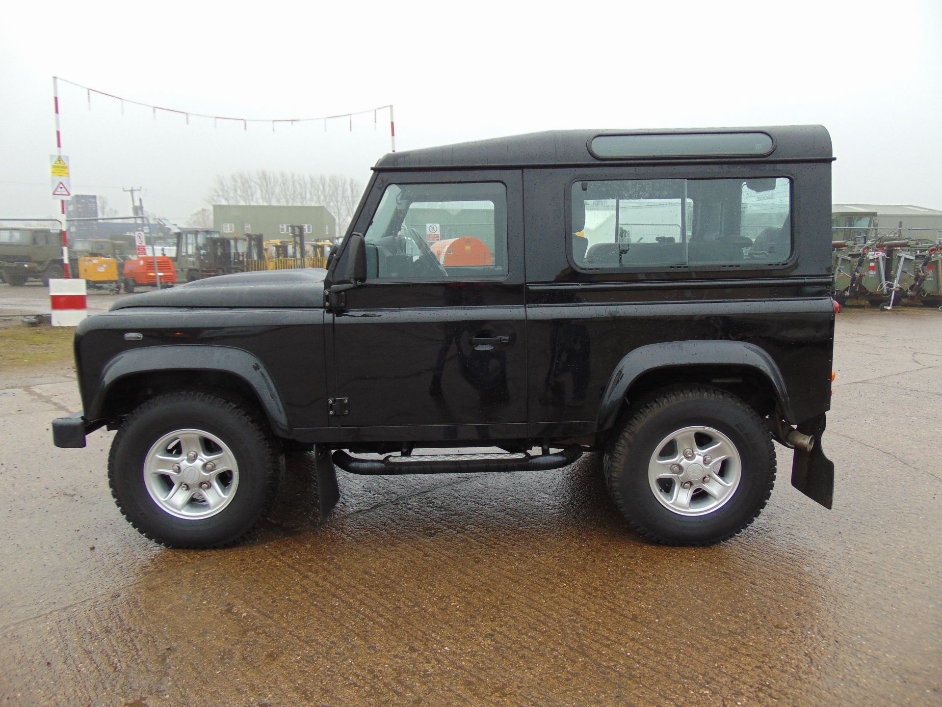 2014 Land Rover DEFENDER 90 2.2d XS - Image 4 of 21