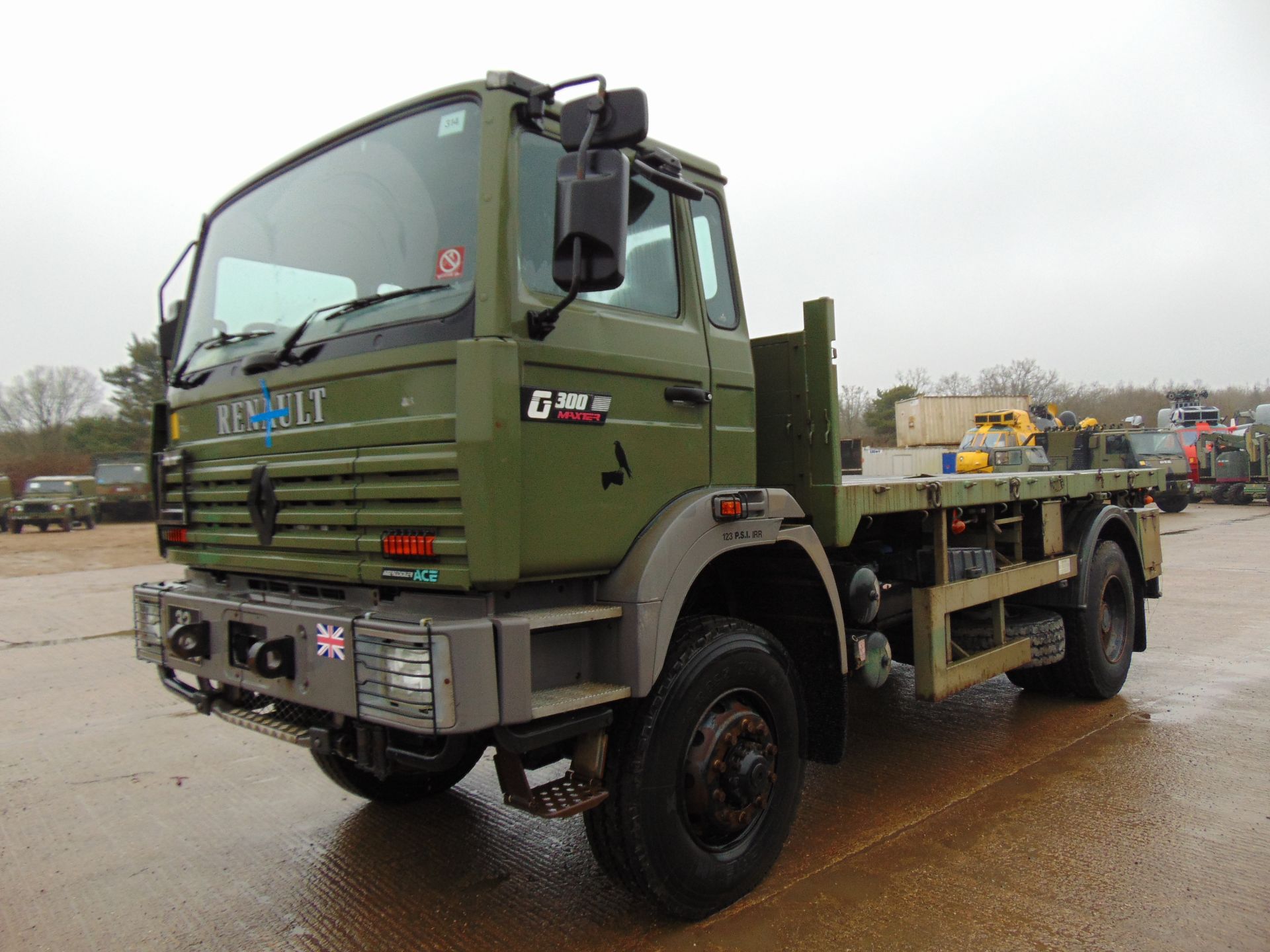 Renault G300 Maxter RHD 4x4 8T Cargo Truck with fitted winch - Image 3 of 16