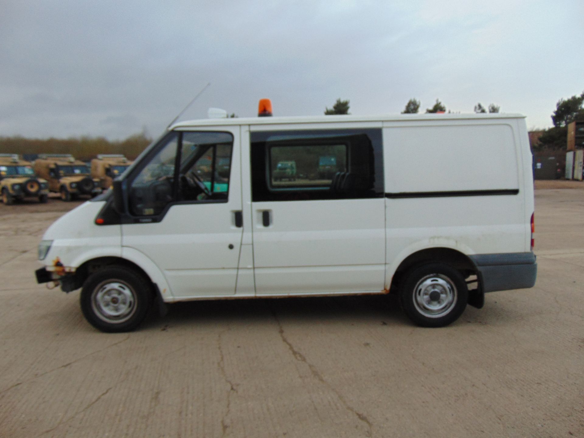 Ford Transit T260 Crewcab Panel Van - Image 4 of 20