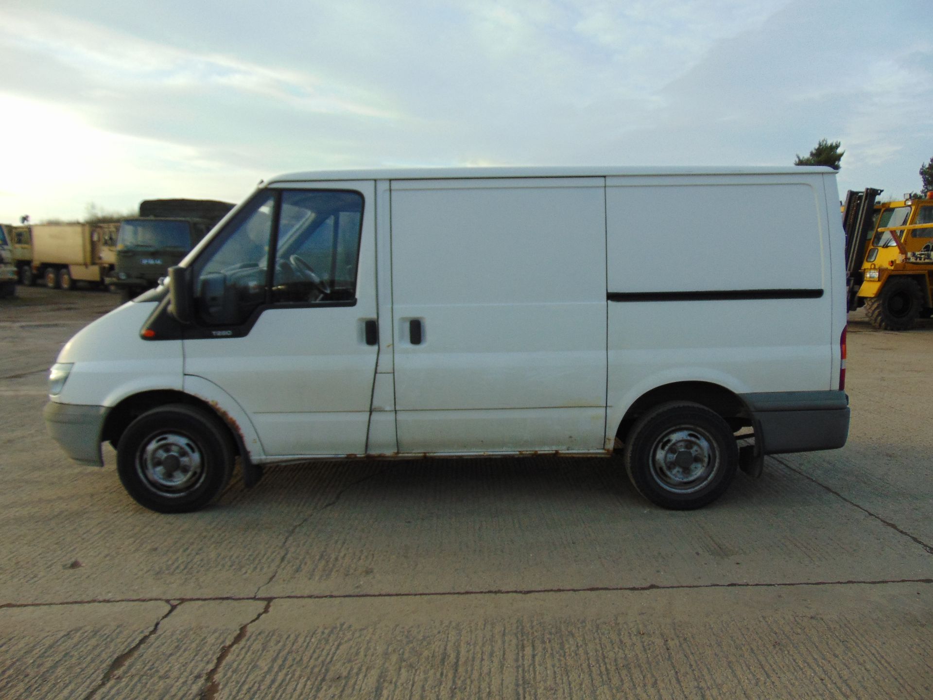 Ford Transit T260 Panel Van - Image 4 of 17