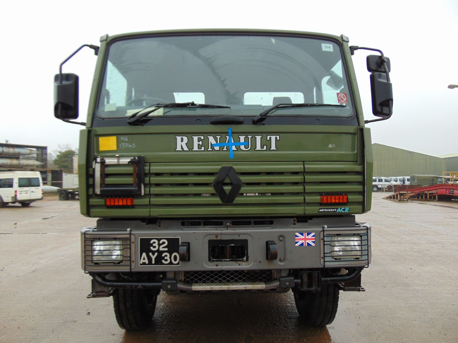 Renault G300 Maxter RHD 4x4 8T Cargo Truck with fitted winch - Image 2 of 16