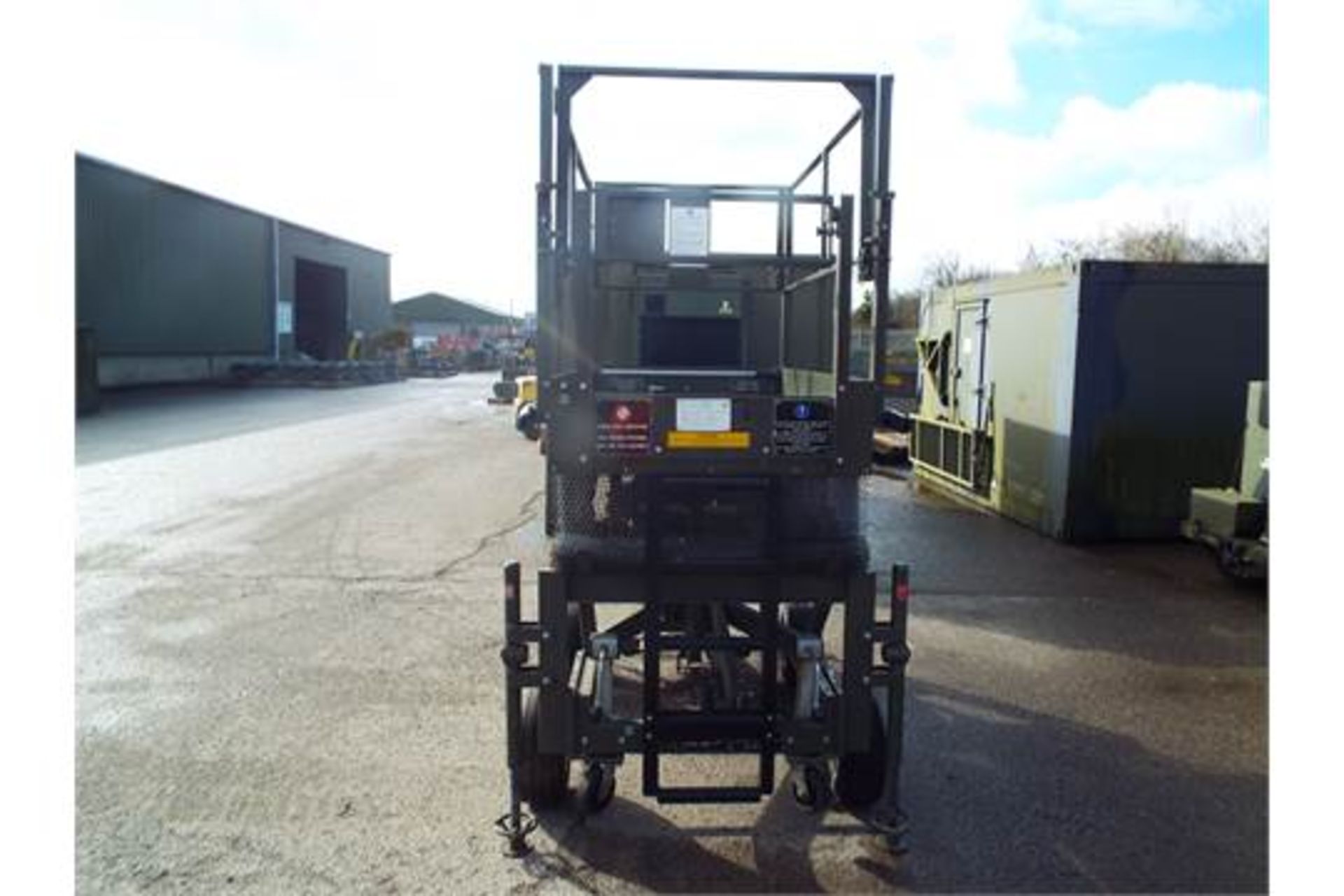 UK Lift 4m Mobile Hydraulic Work Platform - Image 4 of 16