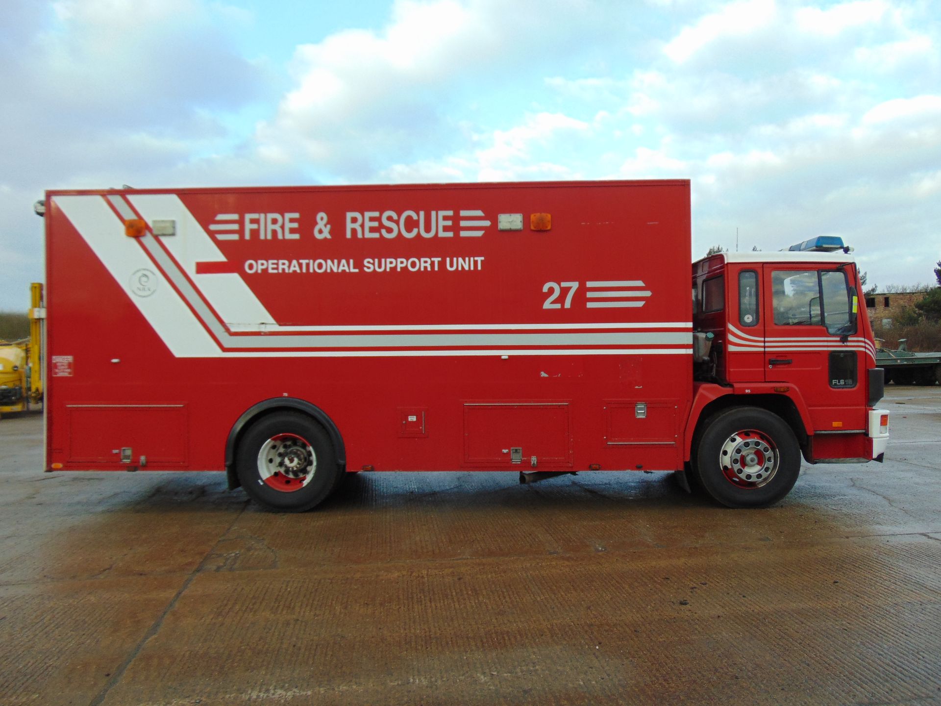 1993 Volvo FL6 18 4 x 2 Incident Response Unit complete with a 1000 Kg Tail Lift - Image 5 of 37