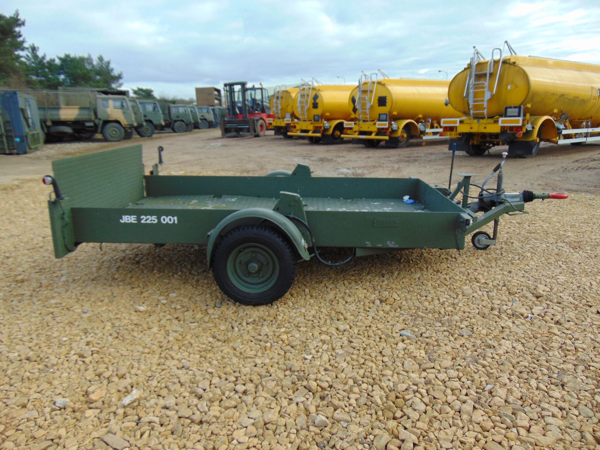 single axle Lolode King Hydraulic Lowering Trailer - Image 5 of 14