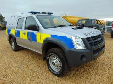 Isuzu D-Max Double Cab 2.5 Turbo Diesel 4 x 4 complete with twin rear dog cage fitted