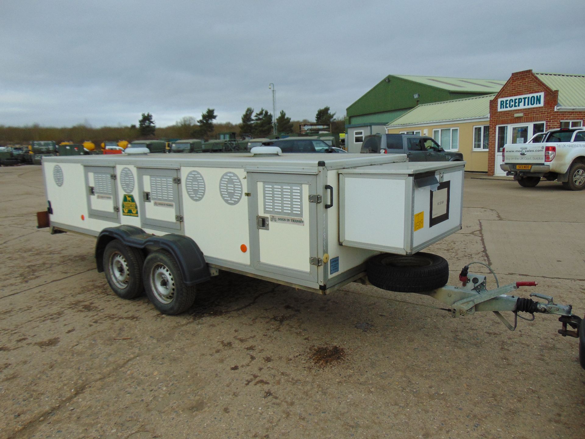 Lintran Twin Axle 8 Berth Dog Trailer